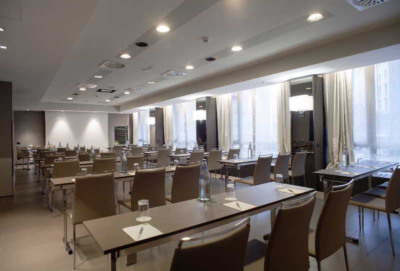 Nh Trento Hotell Exteriör bild
